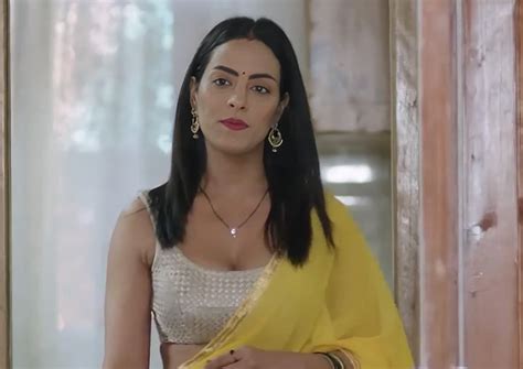 Neha Gupta, Noor Malabika Butt, Breasts Scene in Charmsukh .